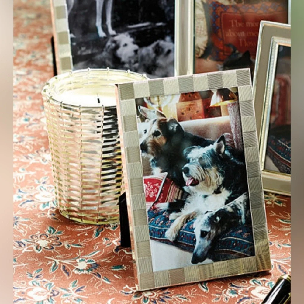 Ballard Designs Bunny Williams Silver Plated 5 x 7” Photo Frame - Picture 2 of 9